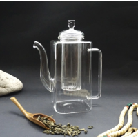 Glass teapots and cups